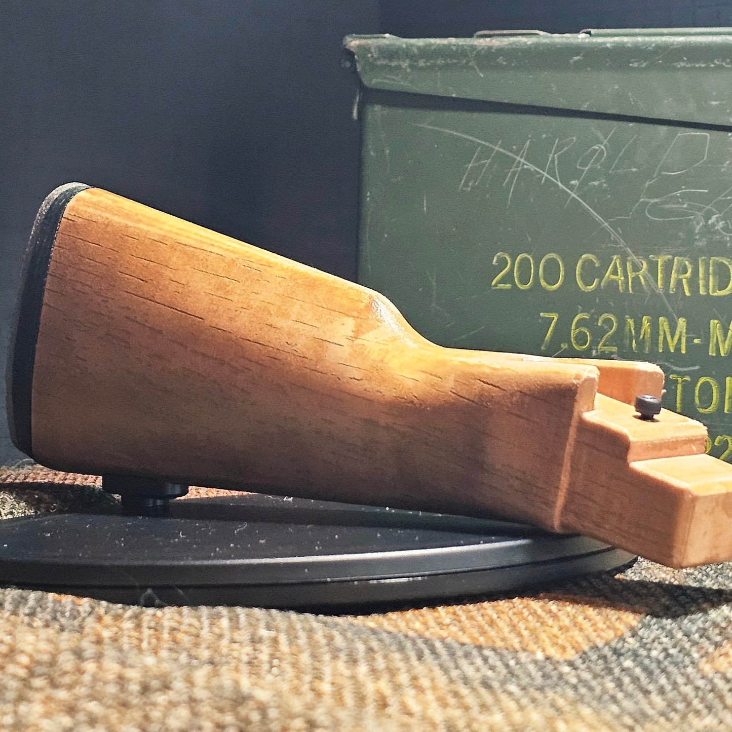 Răscoala AKM Stock